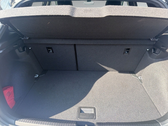 Polo 1.0 TSI DSG R-LINE RFK+IQ.LIGHT+ACC+5J-GARA